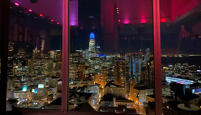 サンフランシスコの高層ビルから見る夜景 Barラウンジ サンフランシスコ笑顔巡り